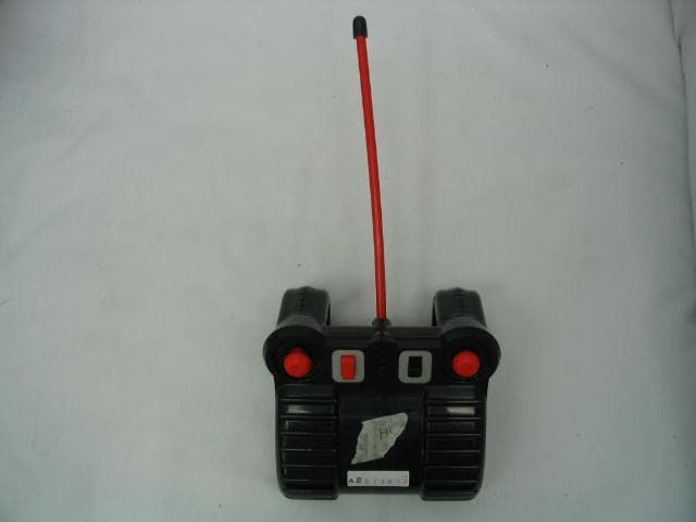 Remote Control Toy Transmitter - FCC ID LU9276203 - MGA Entertainment (HK) Ltd. (1)