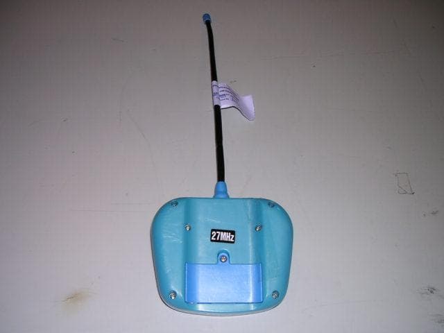 Remote Control Toy Transmitter - FCC ID LU9307464 - MGA Entertainment (HK) Ltd. (2)