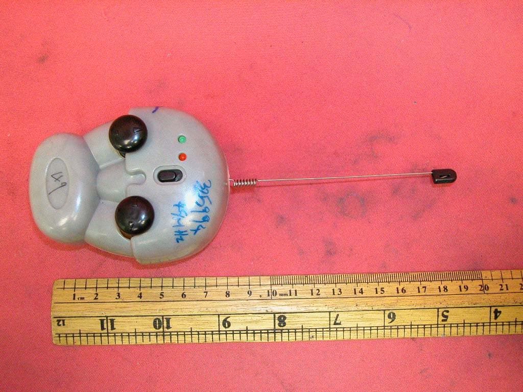 RC Car - FCC ID LU9325994 - MGA Entertainment (HK) Ltd. (1)