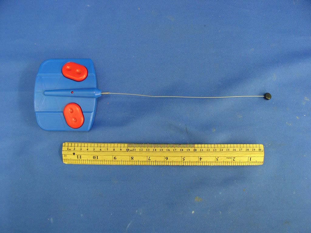 RC Car - FCC ID LU9335702 - MGA Entertainment (HK) Ltd. (3)