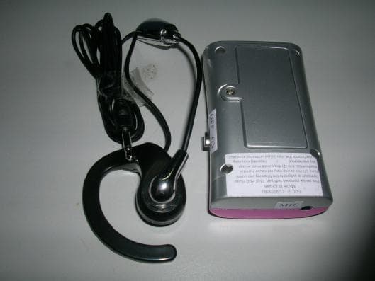 Bratz Dancing Divaz Asst � FM Wireless Microphone - FCC ID LU9355083 - MGA Entertainment (HK) Ltd. (1)