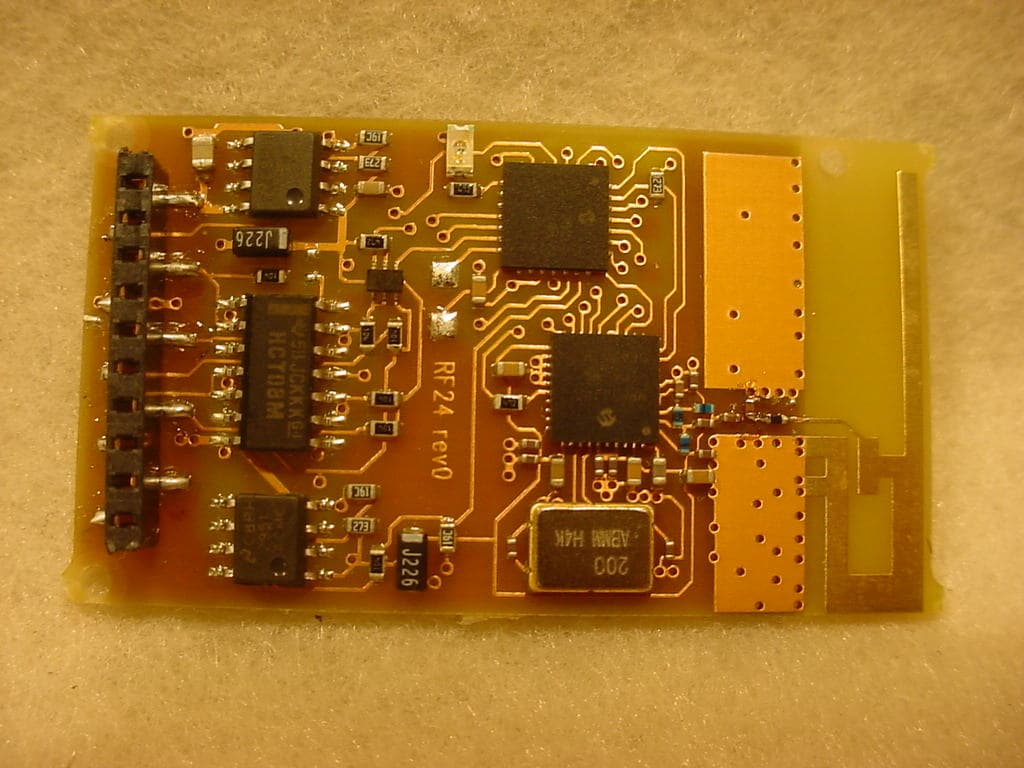 RF24 RADIO TRANSCEIVER MODULE - FCC ID LV3RF24 - Digitrax Inc (2)