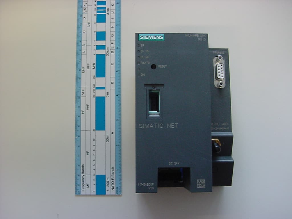 2.4/5 GHz IEEE 802.11a/b/g IWLAN/PB Link - FCC ID LYHIWPBV1 - Siemens AG (3)