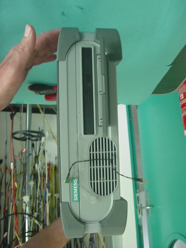 Car Diagnostic System with Bluetooth - FCC ID LYHVAS5051B - Siemens AG (2)
