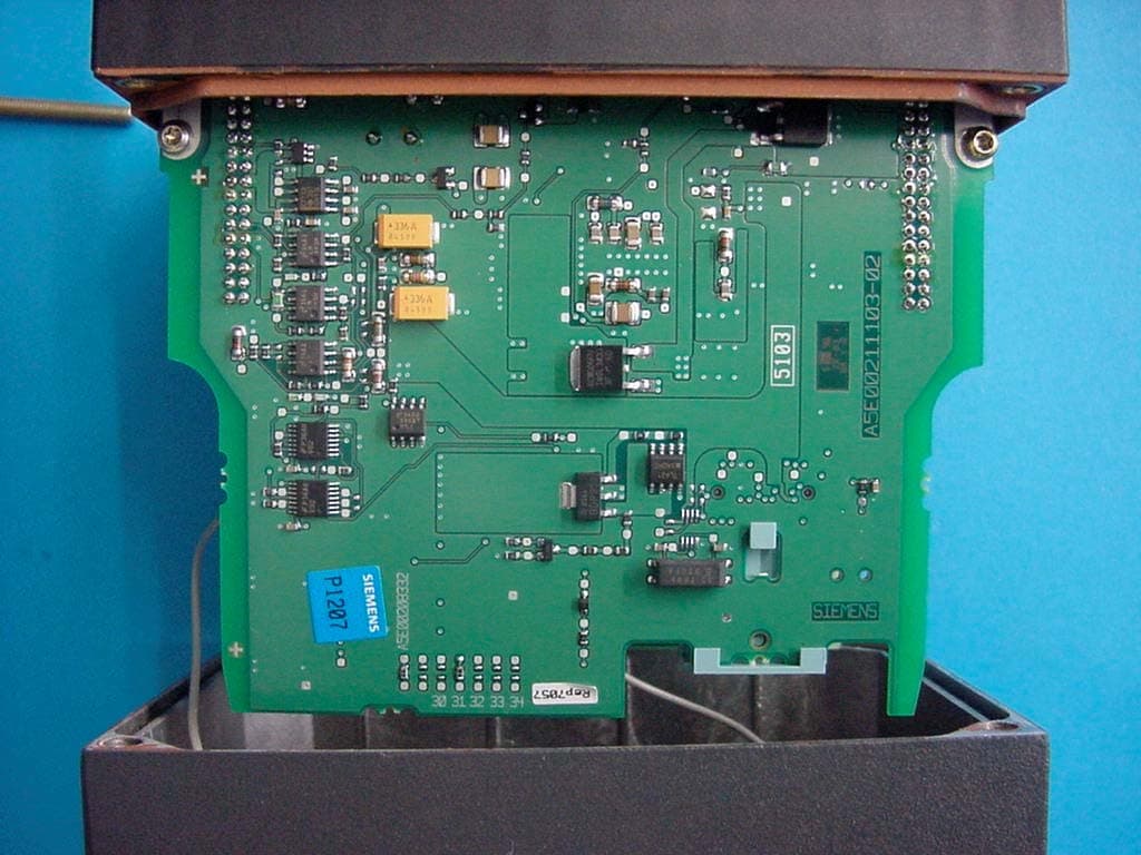 2.4/5 GHz IEEE 802.11a/b/g WLAN Access Point - FCC ID LYHW700-1-V1 - Siemens AG