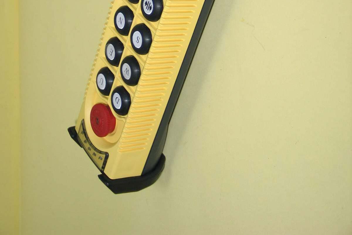 Industrial Crane Remote Controler - FCC ID LZ6A4000SERIES - Fomotech International Corp.