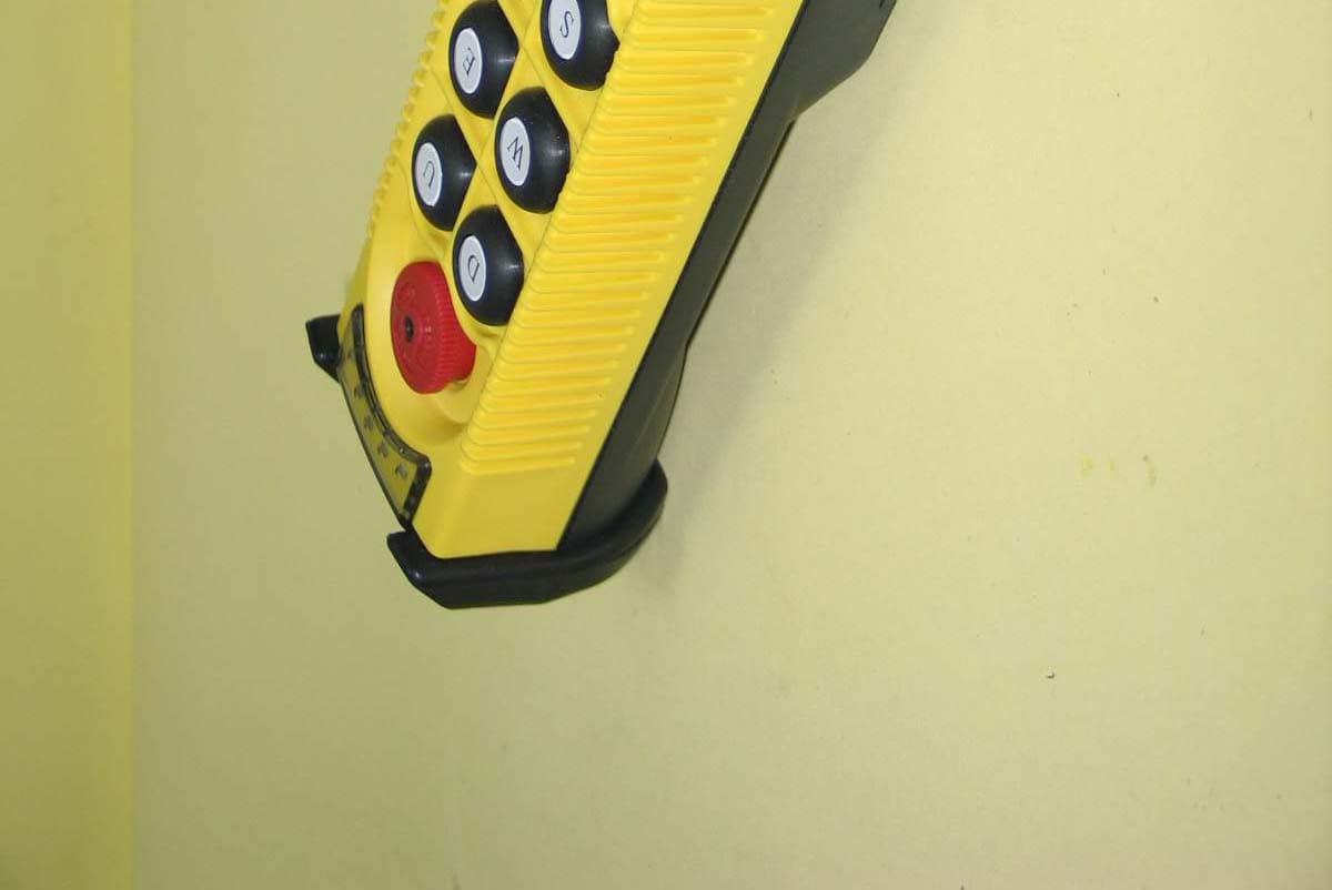 Industrial Crane Remote Controler - FCC ID LZ6A4000SERIES - Fomotech International Corp. (3)