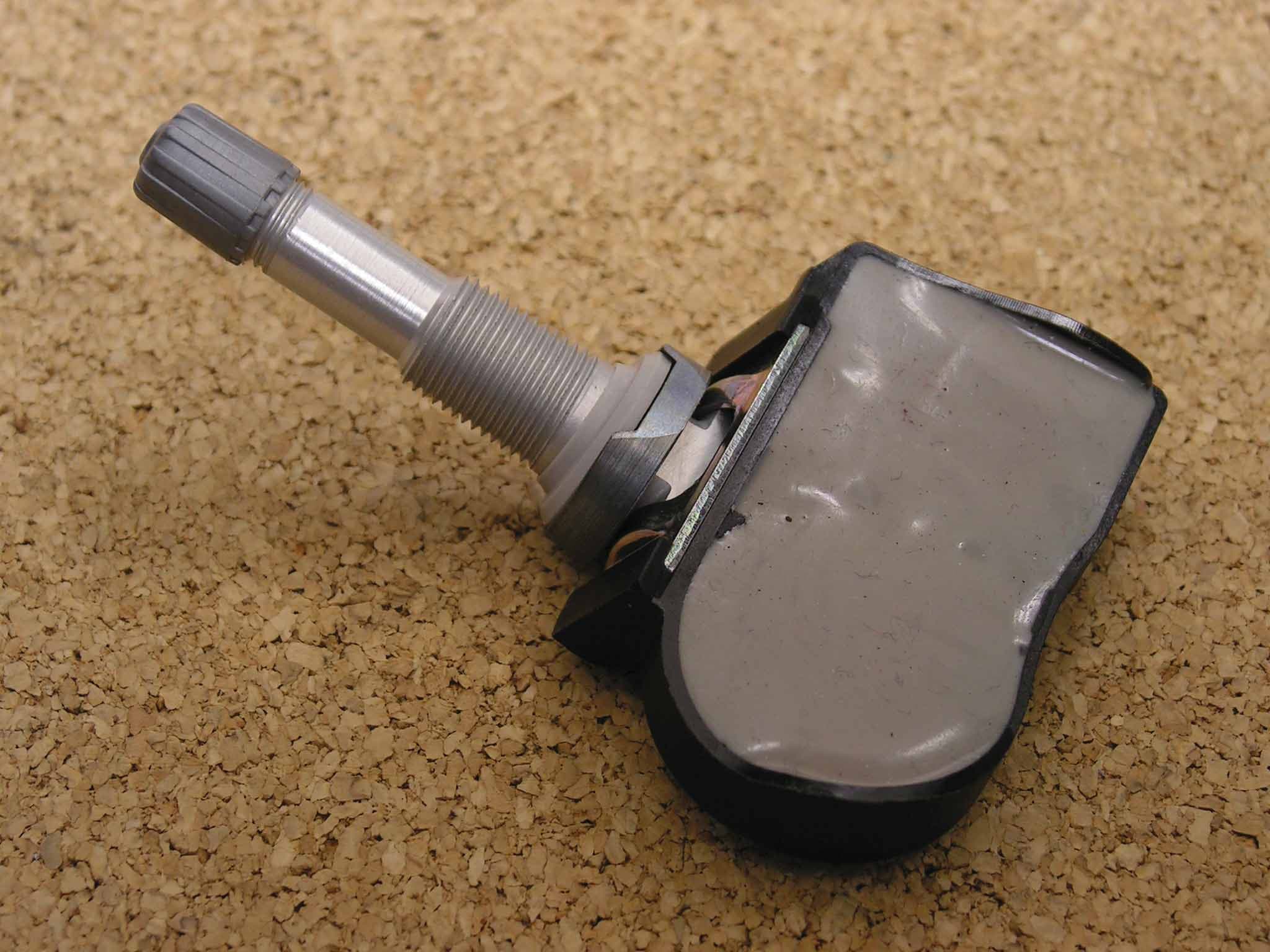 Tire Pressure/Temperature Monitoring Transmitter - FCC ID M3N30777500 - Continental Automotive Systems, Inc. (2)