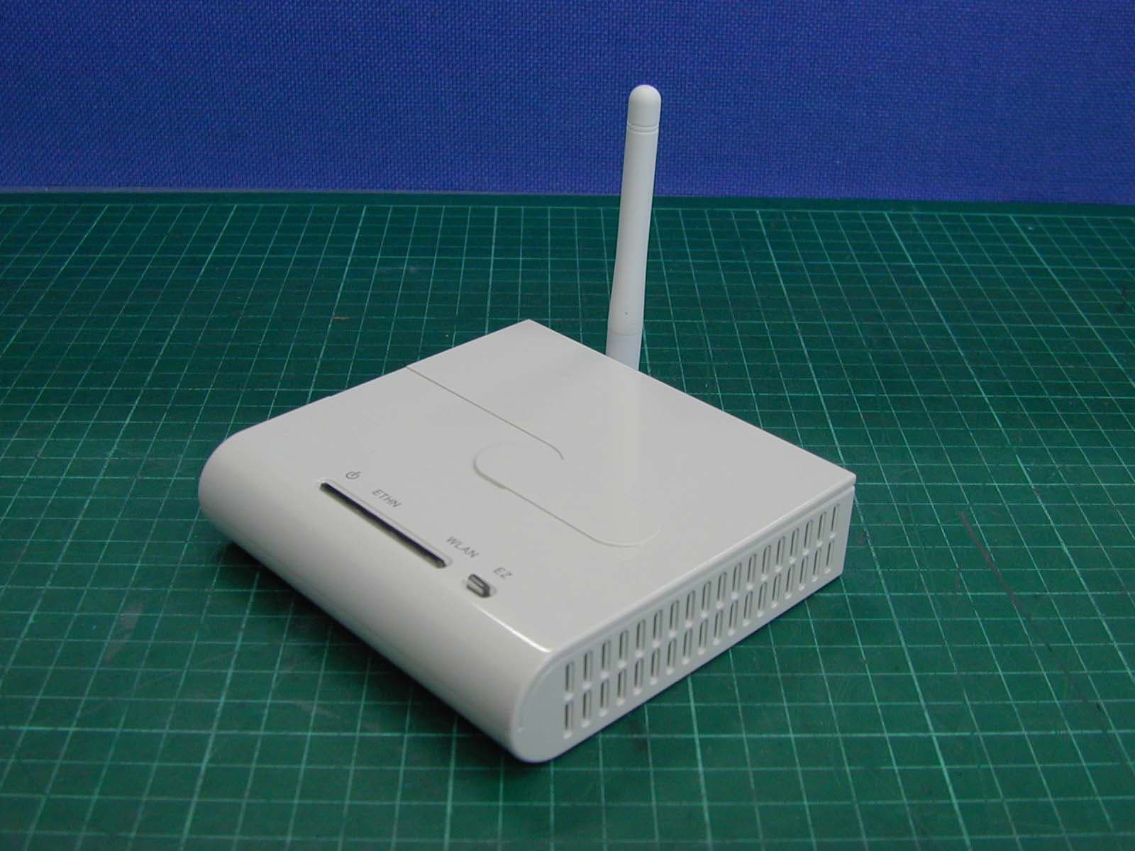 Wireless LAN Access Point - FCC ID M4Y-XG1020V04 - Z Com Inc (2)