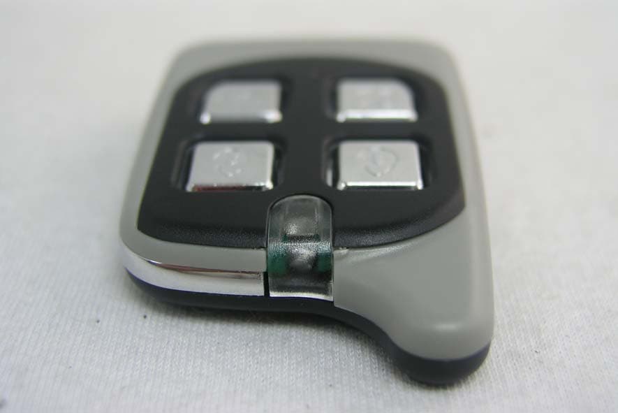 Manually Operated Car Alarm Remote Control - FCC ID M65T605 - Super Nova Co Ltd (3)