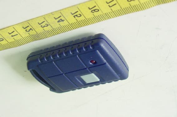 Remote Control Transmitter - FCC ID M6D10300 - Horng Woei Electronic Co Ltd (4)