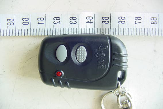 Remote Control Transmitter - FCC ID M6DIKEYPENDANTTX - Horng Woei Electronic Co Ltd (2)