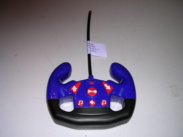 Remote Control Toy Transmitter - FCC ID M8QF8827TX - Ngai Keung Metal & Plastic Manufactory Ltd (2)