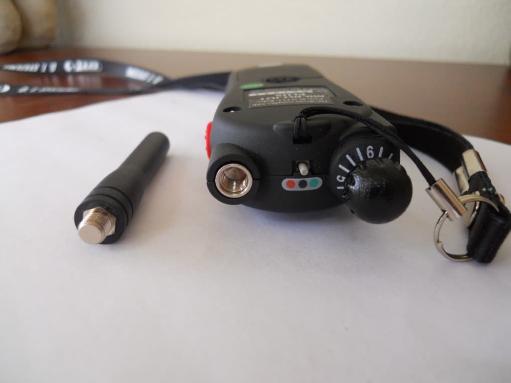 Electronic Dog Trainer - FCC ID M8YIDT - DT Systems Inc