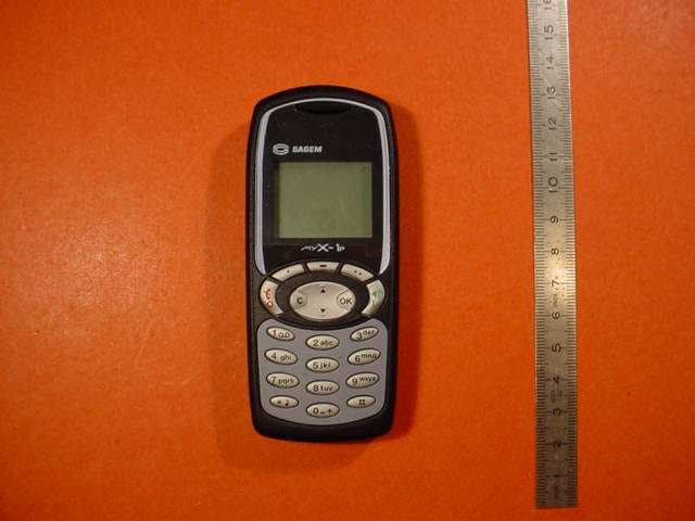Dual Band GSM 900/PCS 1900 Mobile Phone - FCC ID M9H95A2003P - Sagem Wireless (2)