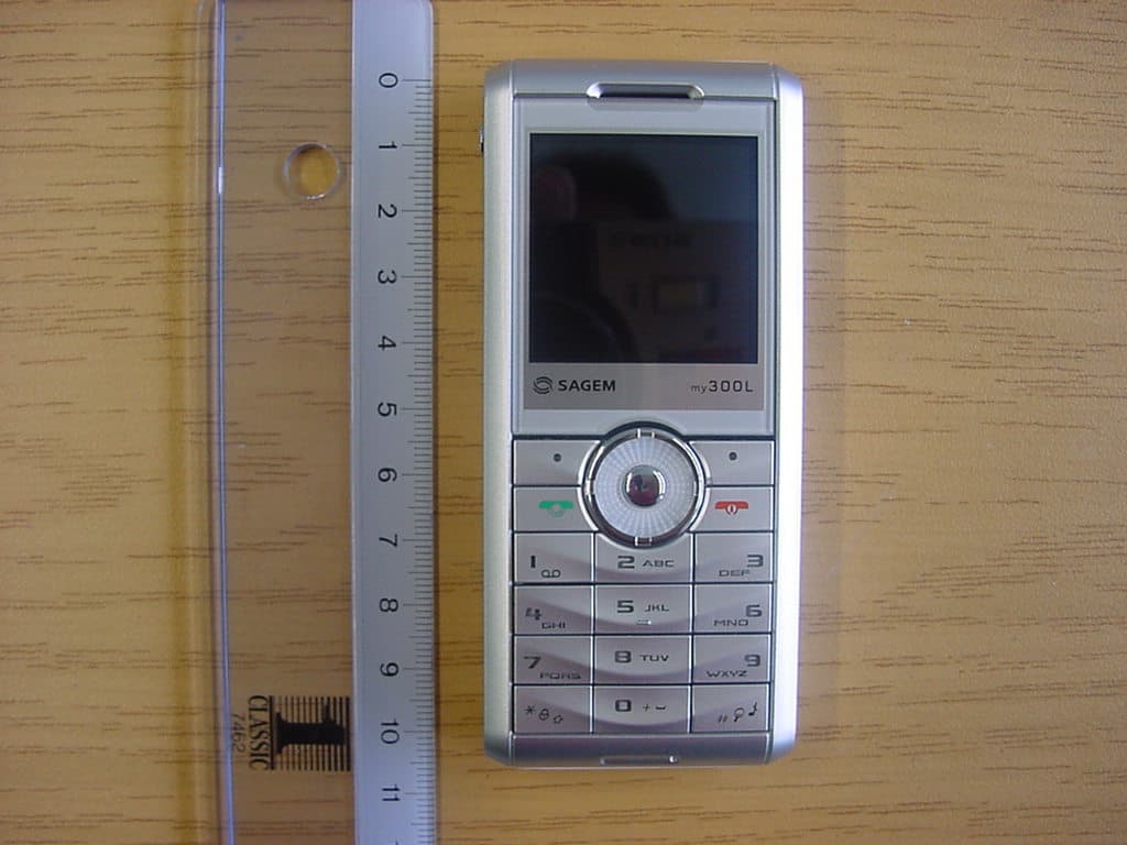 GSM 850/1800/1900 Mobile Phone - FCC ID M9HB2005 - Sagem Wireless (2)