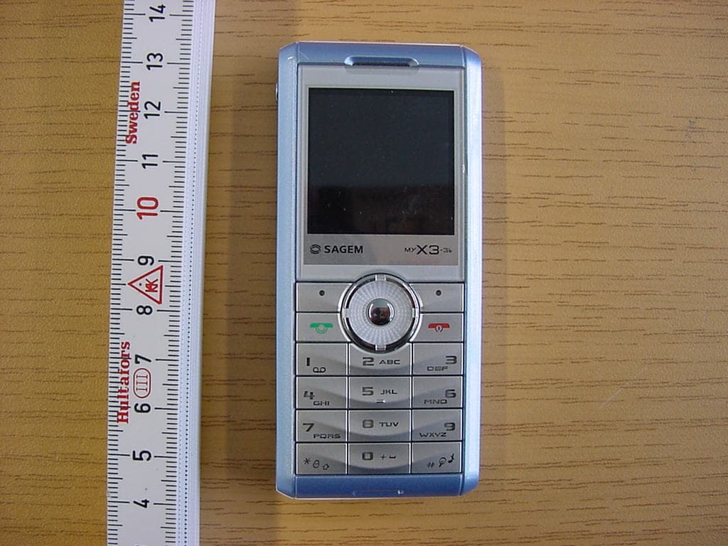 GSM 900/1800/1900 Mobile Phone with BT - FCC ID M9HB2005B - Sagem Wireless (4)