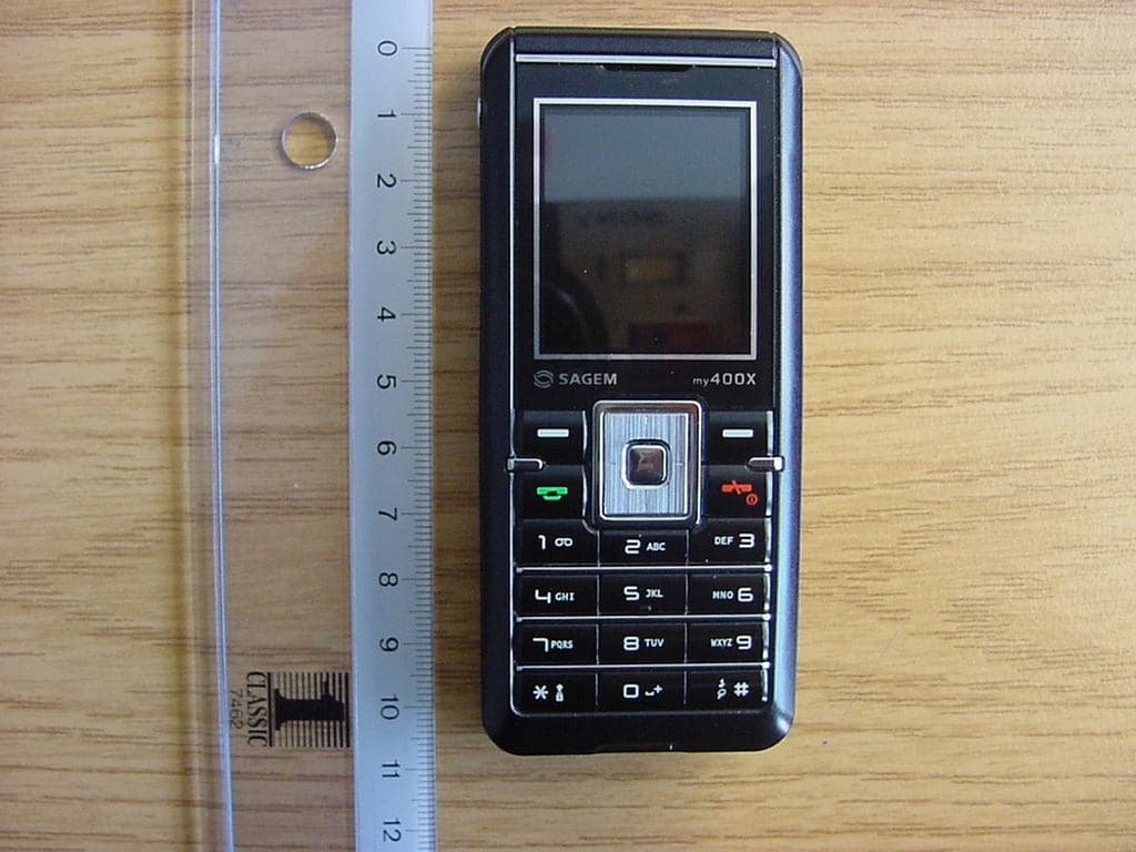 GSM 900/1800/1900 Mobile Phone with BT - FCC ID M9HD2005P - Sagem Wireless (3)