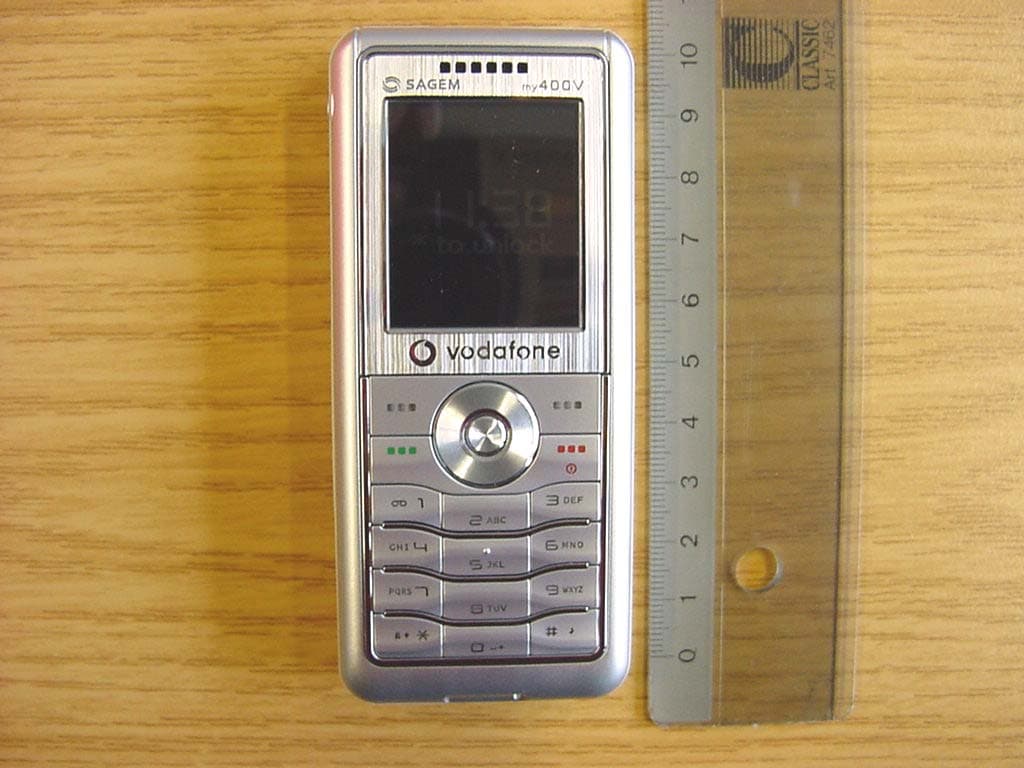 GSM 900/1800/1900 Mobile Phone - FCC ID M9HD2005R2 - Sagem Wireless (2)