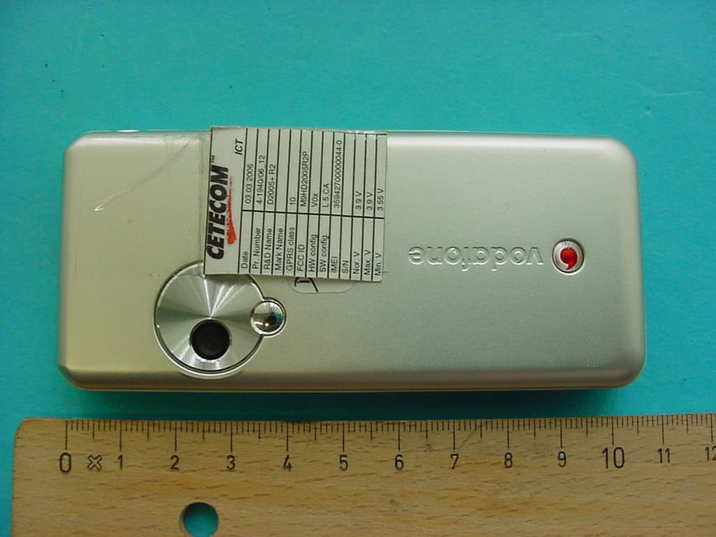 GSM 900/1800/1900 Mobile Phone with Bluetooth - FCC ID M9HD2005R2P - Sagem Wireless (2)
