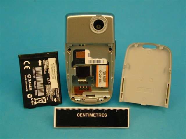 GSM Dual Band Phone - FCC ID M9HMC2004A - Sagem Wireless