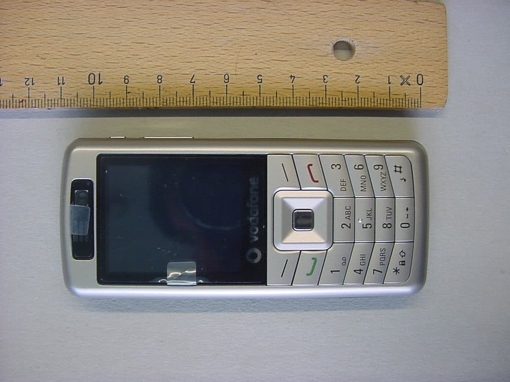 GSM 900/1800/1900 and WCDMA Mobile Phone with BT - FCC ID M9HMU2006V - Sagem Wireless (3)