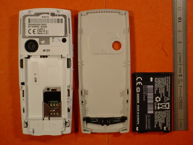 GSM 900/1800/1900 Mobile Phone with Bluetooth - FCC ID M9HMYV76 - Sagem Wireless (3)
