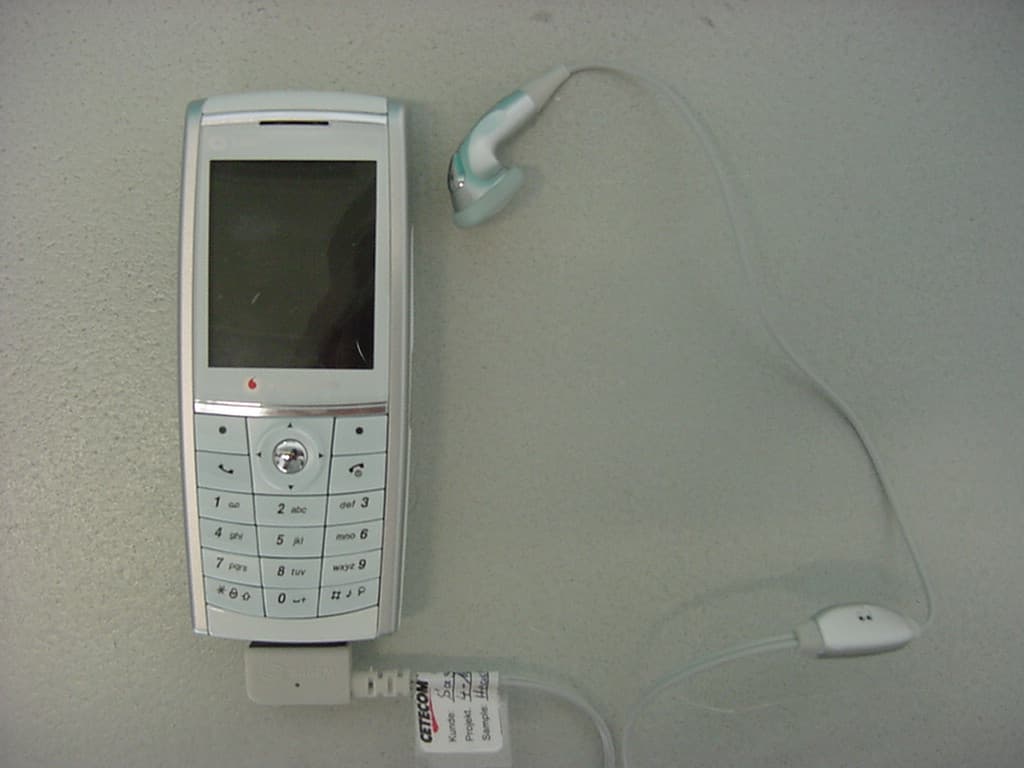 GSM 900/1800/1900 Mobile Phone with Bluetooth - FCC ID M9HMYV76 - Sagem Wireless (4)