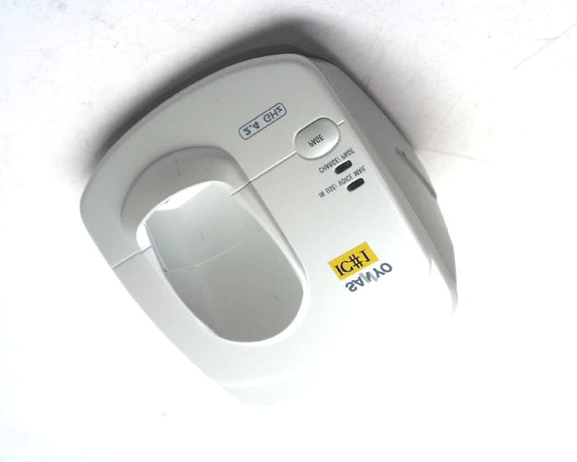 2.4 GHz Cordless Phone - FCC ID MBH-CLT24XX - Sanyo Canada Inc (4)
