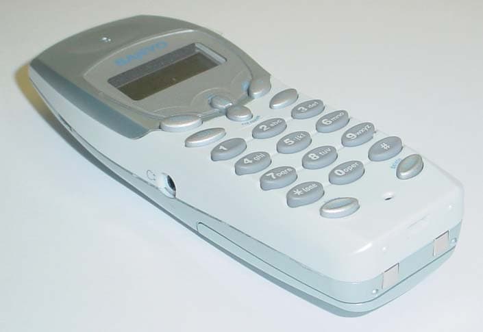 2.4GHz CORDLESS TELEPHONE - FCC ID MBH-CLTWXX - Sanyo Canada Inc (4)
