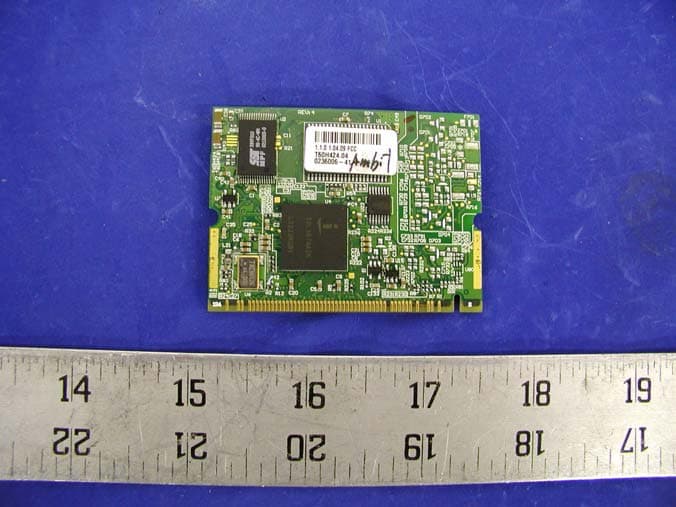 Laptop PC with Wireless LAN Card - FCC ID MCL-T60H42400 - HON HAI Precision Ind. Co., Ltd.