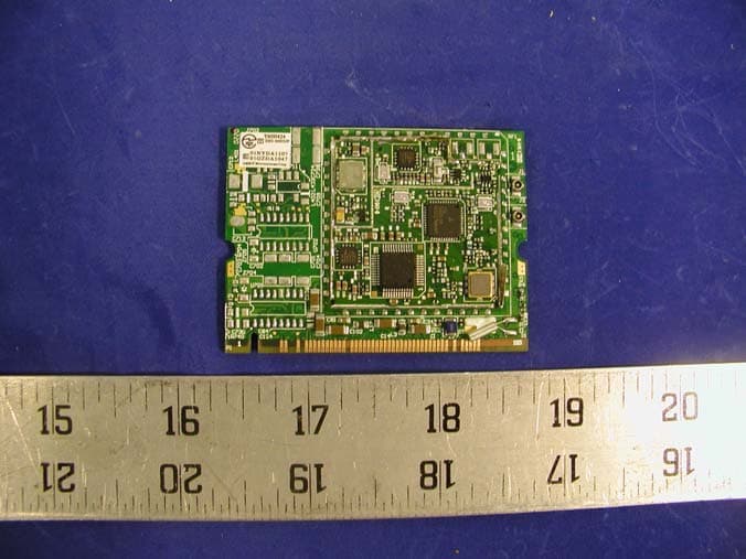 Laptop PC with Wireless LAN Card - FCC ID MCL-T60H42400 - HON HAI Precision Ind. Co., Ltd. (2)