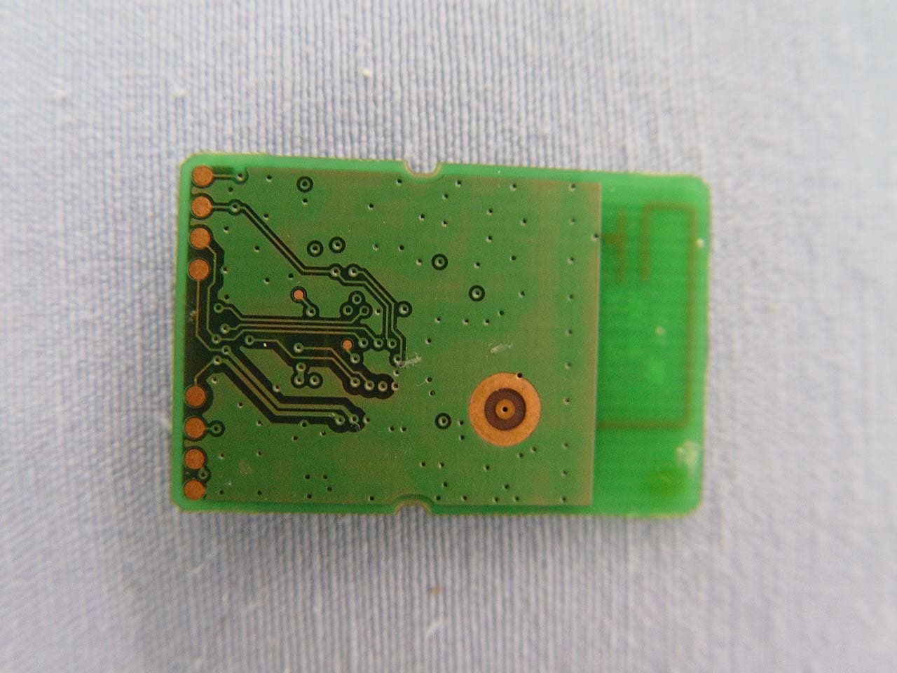 Bluetooth Module - FCC ID MCLJ27H002 - HON HAI Precision Ind. Co., Ltd. (2)