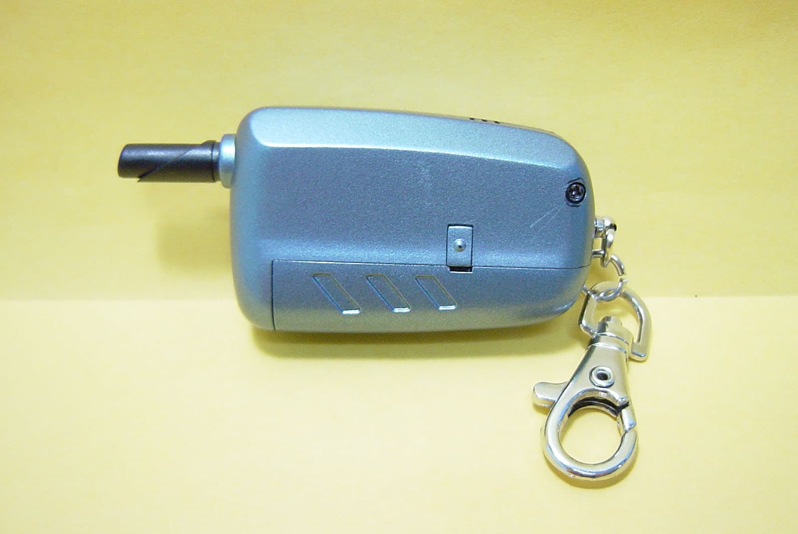 Automobile Alarm Transceiver - FCC ID MDXRF1011 - Win Far Technology Co., Ltd