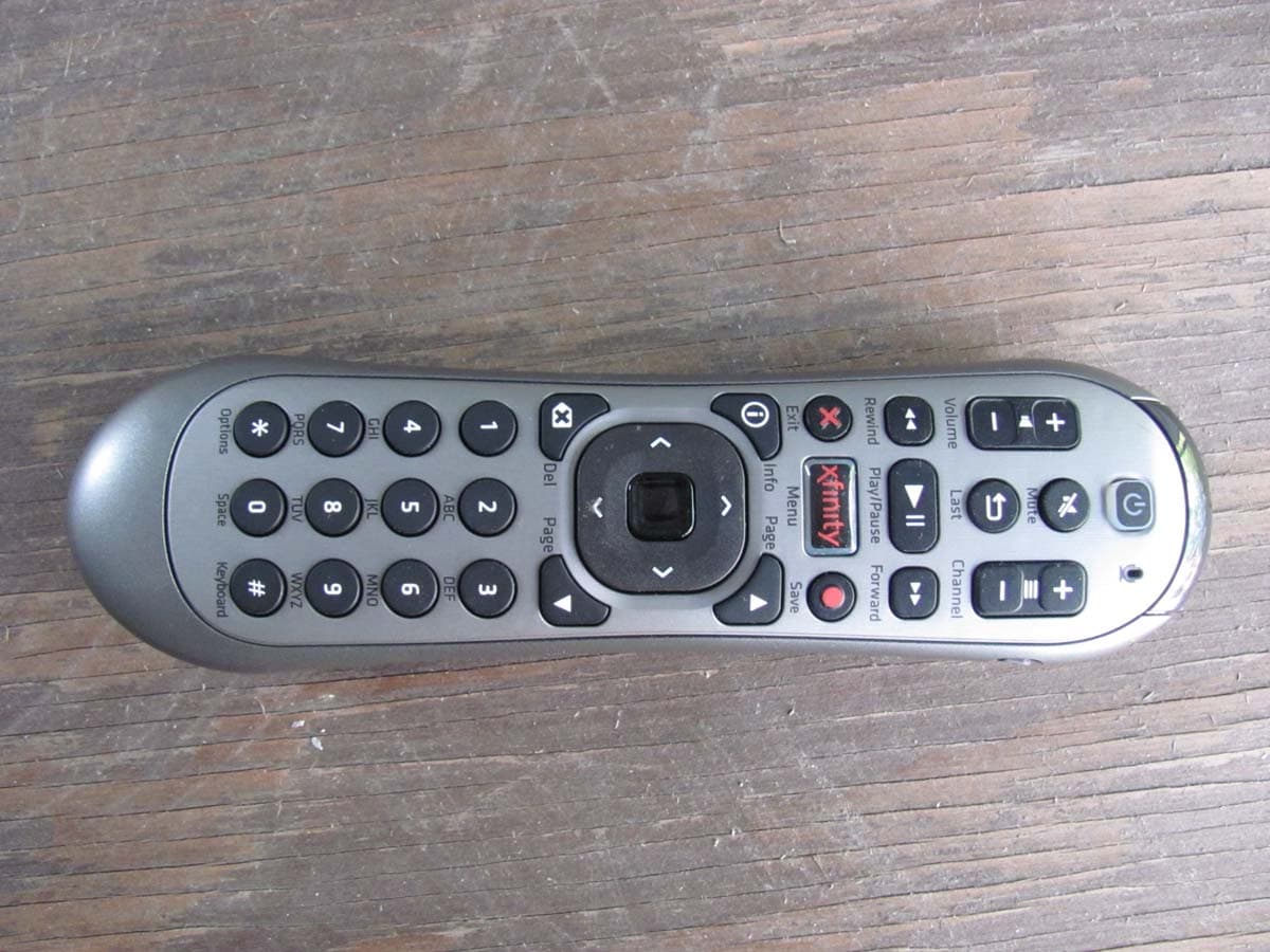 Comcast Tracer RF4CE Remote 2010 - FCC ID MG3-4167 - Universal Electronics Inc