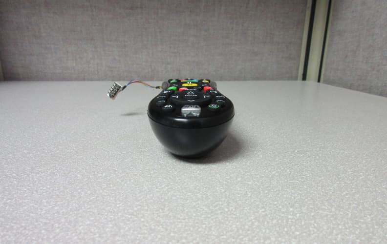 TiVo Series 5 Remote Control 2014 - FCC ID MG3-7020 - Universal Electronics Inc (2)