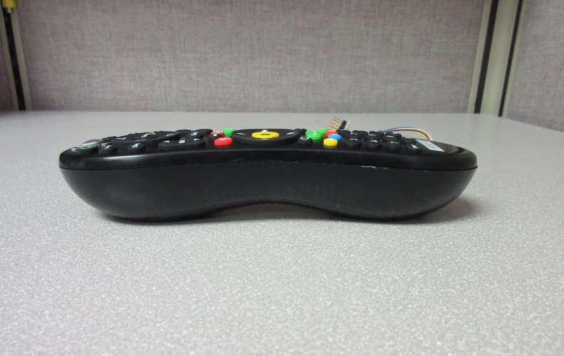 TiVo Series 5 Remote Control 2014 - FCC ID MG3-7020 - Universal Electronics Inc (4)