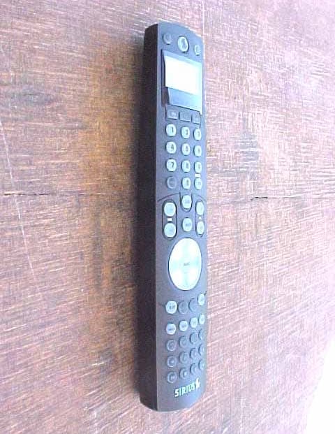 Sirius LCD Remote - FCC ID MG310000 - Universal Electronics Inc (5)
