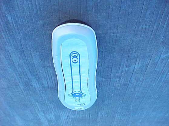 RF Remote - FCC ID MG31033-4 - Universal Electronics Inc (3)