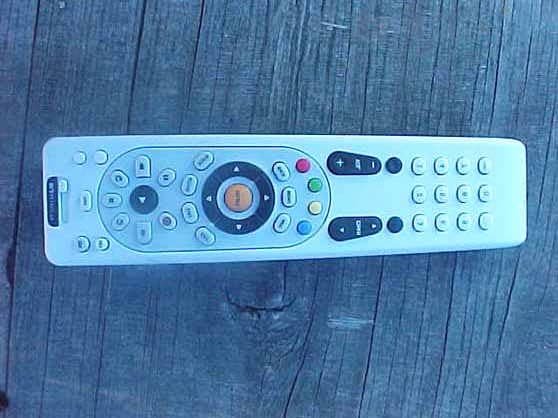 DirecTV Custom Device - FCC ID MG32081 - Universal Electronics Inc (2)
