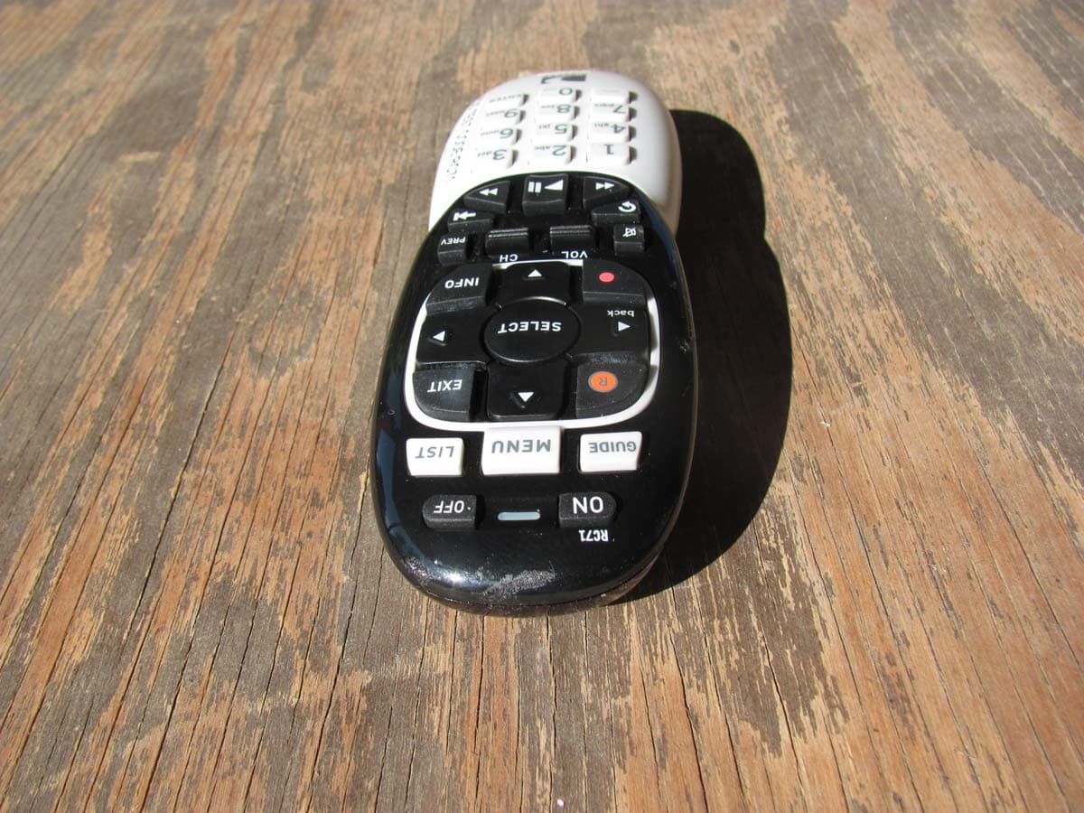 DirectV RC71 RF4CE 2012 - FCC ID MG33004 - Universal Electronics Inc