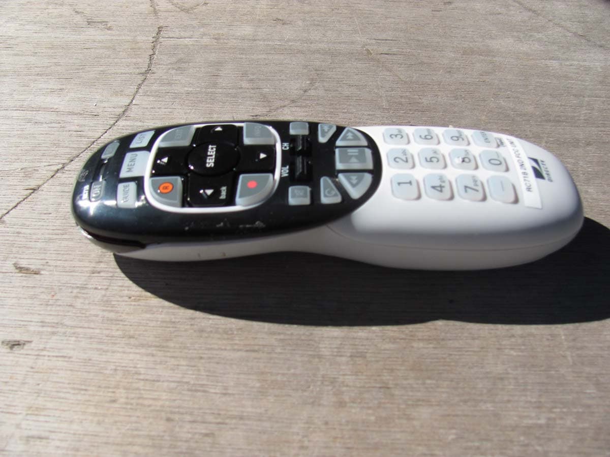 DirecTV RC71B RF4CE w/ Backlight 2012 - FCC ID MG33005 - Universal Electronics Inc (5)