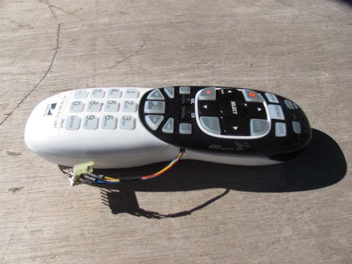 DirecTV RC71B RF4CE w/ Backlight 2012 - FCC ID MG33005 - Universal Electronics Inc (4)