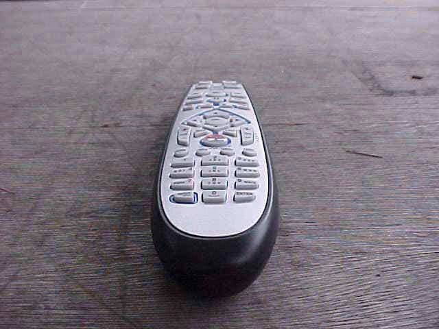 Giuliani PC Remote 2005 - FCC ID MG33010 - Universal Electronics Inc (4)