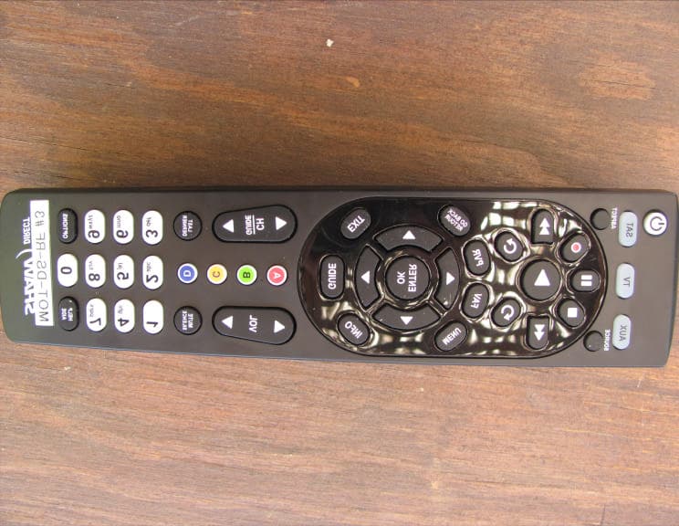 Motorola URC 600 UHF IR Remote 2010 - FCC ID MG33051 - Universal Electronics Inc