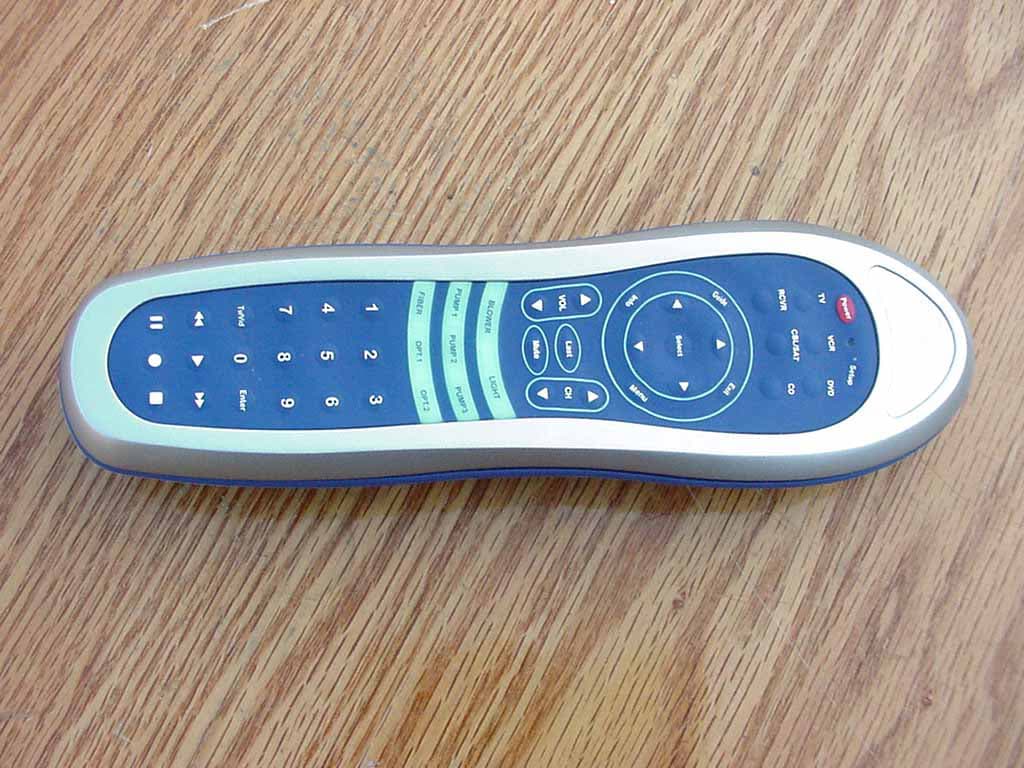 RF Remote Control - FCC ID MG3URC033 - Universal Electronics Inc (2)