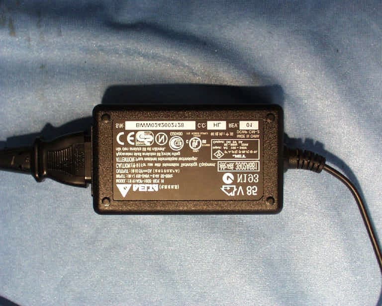 2.4GHz Wireless Monitor/Projector Adapter - FCC ID MKZWJTL02682 - OTC Wireless Inc (2)