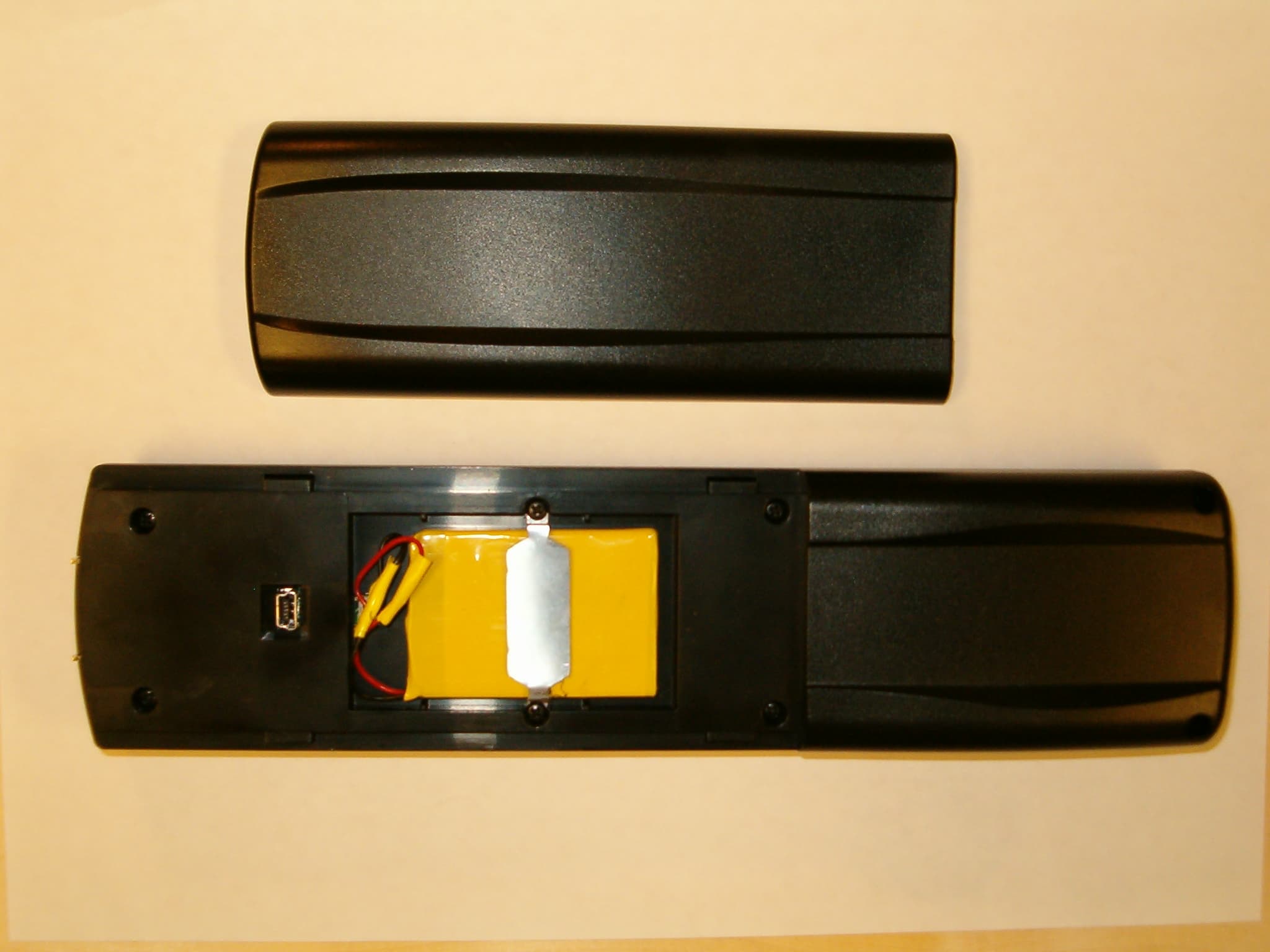 Universal Home Theater Remote Control - FCC ID MMURTI0200 - Remote Technologies Inc