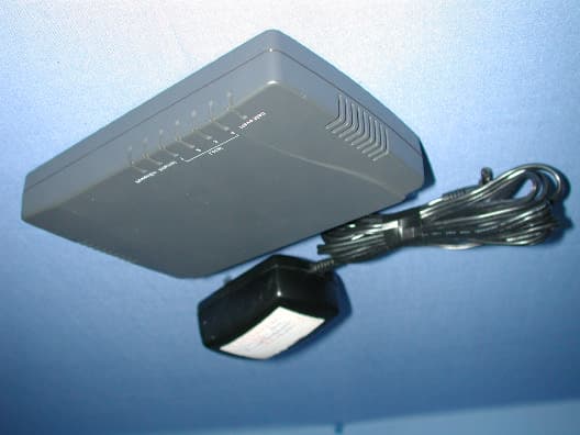 IP Sharing Fast EtherSwitch For Cable/ xDSL Modem - FCC ID MQ4CAS1040 - Abocom Systems Inc (2)