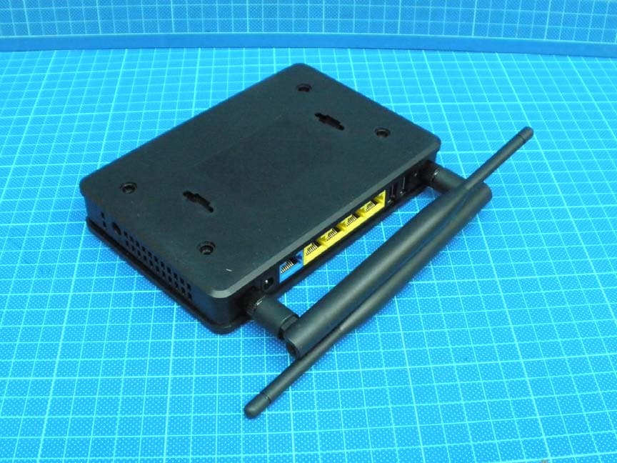 Wireless 11n Giga Router - FCC ID MQ4WR5205G - Abocom Systems Inc (3)